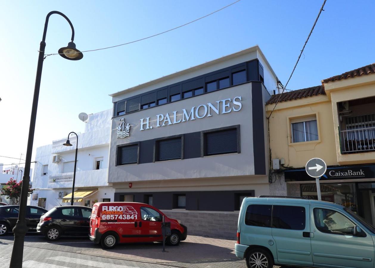 H.Palmones Hostel Bagian luar foto