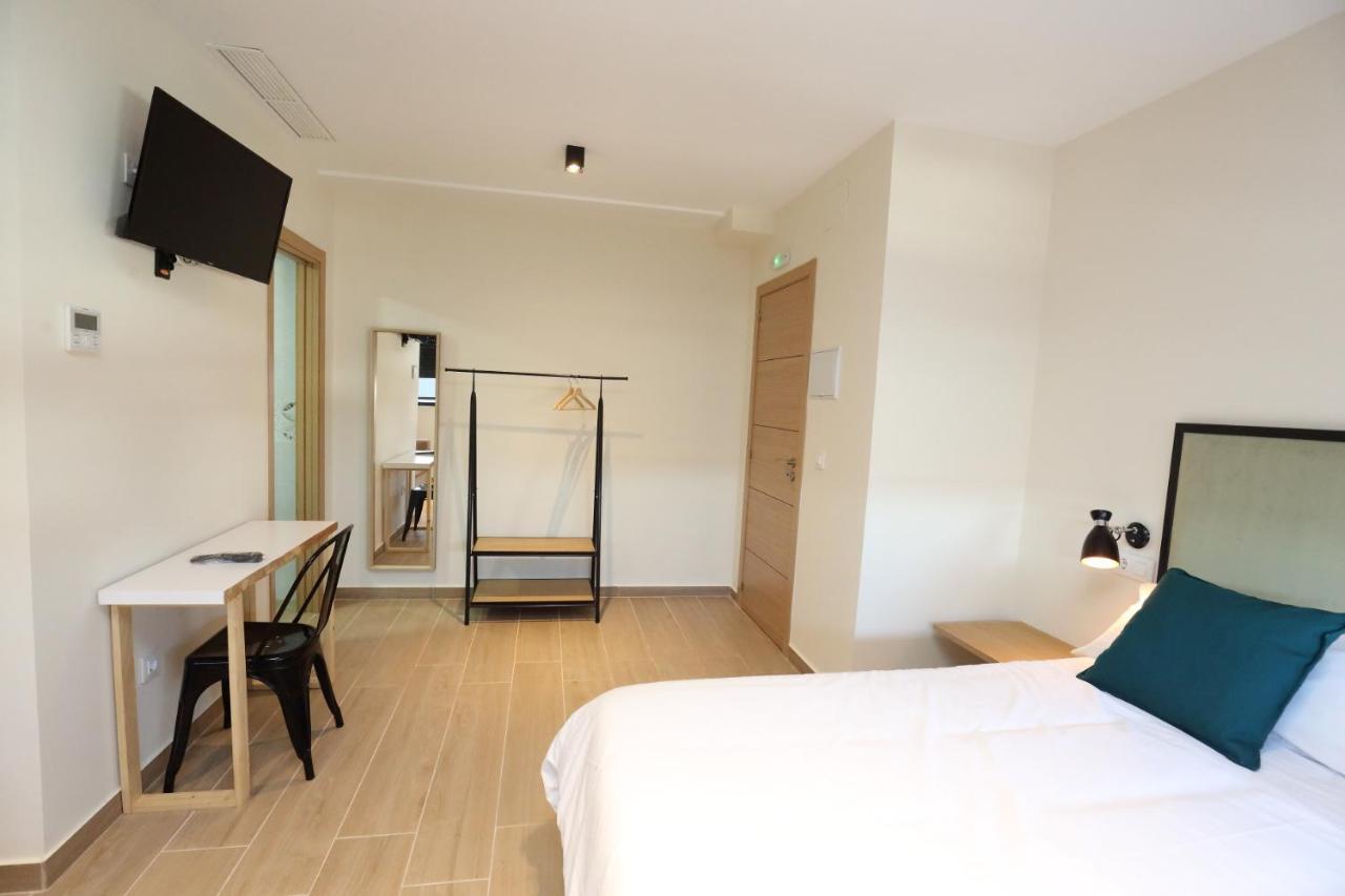 H.Palmones Hostel Bagian luar foto