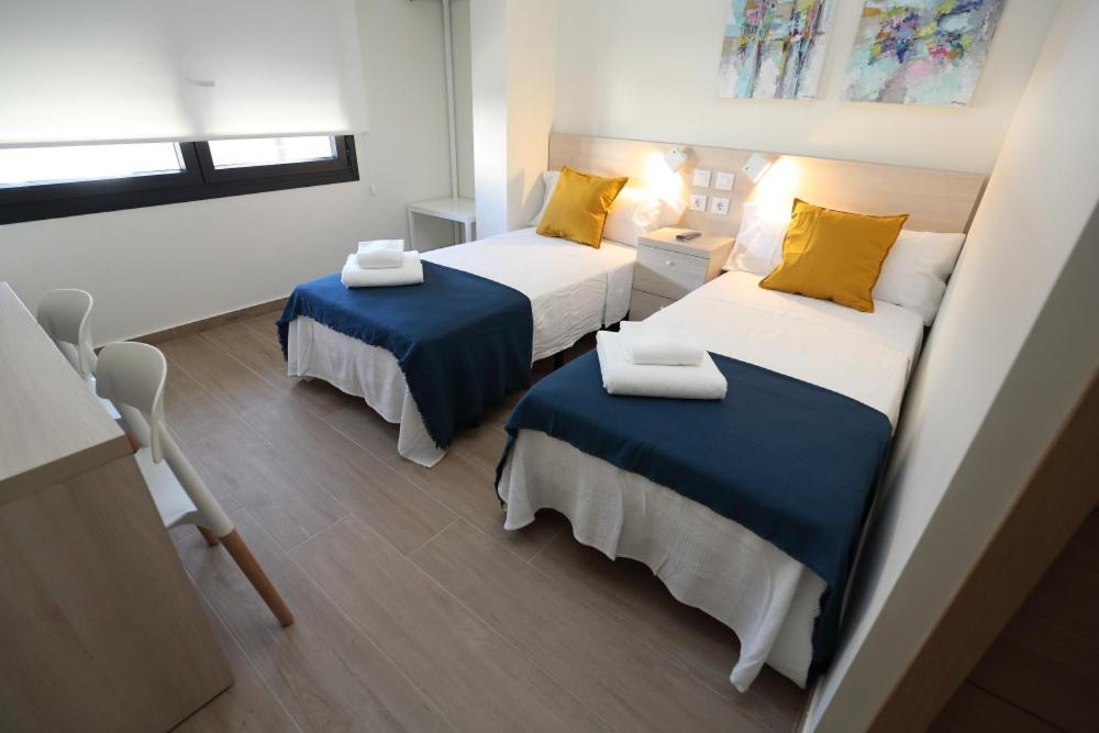 H.Palmones Hostel Bagian luar foto